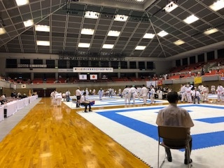第59回西日本実業団空手道競技大会に審判員として参加しました。