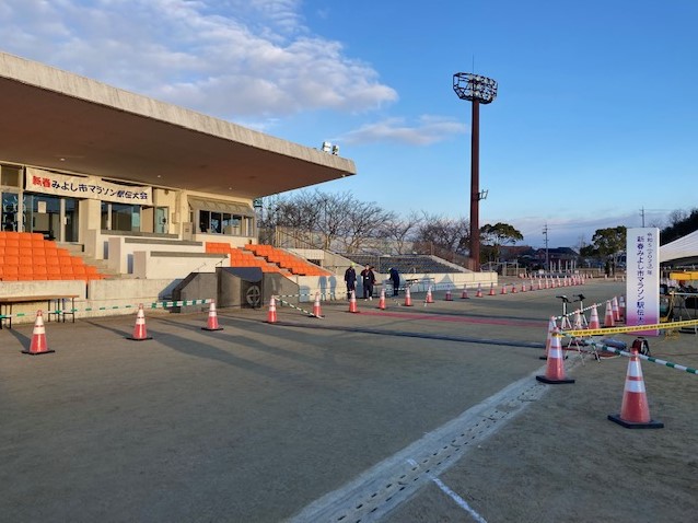マラソン駅伝大会参加選手の ケア ・コンディショニングを担当しました。