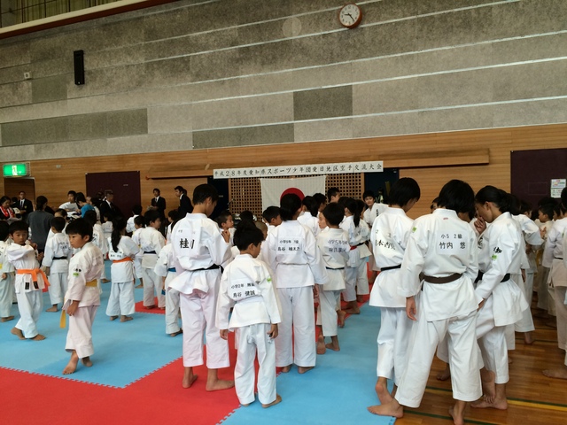 ９月１１日　愛日地区スポーツ少年団 空手 道大会に審判員として参加しました。