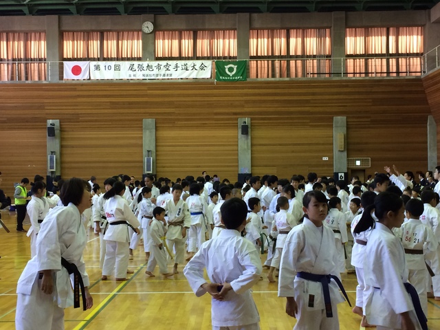 １０月３０日　第１０回尾張旭市空手道競技大会に参加致しました。